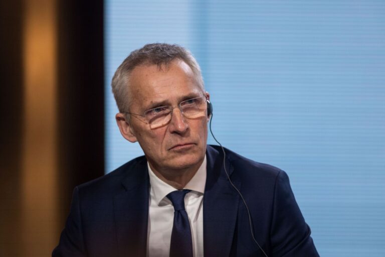 Президент України й Генеральний секретар НАТО взяли участь у Міжнародному саміті міст та регіонів, який відбувся в Києві