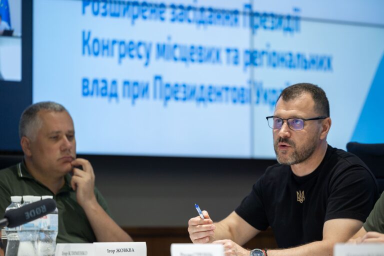 Ми впоралися з основним етапом ліквідації катастрофи на Каховській ГЕС, – міністр МВС Клименко
