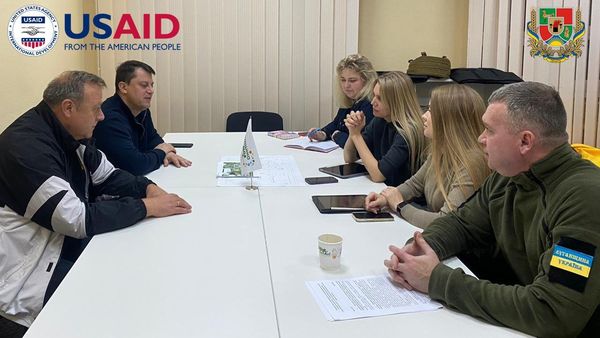Підтримка медицини, самоврядування і молоді: Луганщина розвиває співпрацю в межах проєкту USAID «Демократичне врядування у Східній Україні»