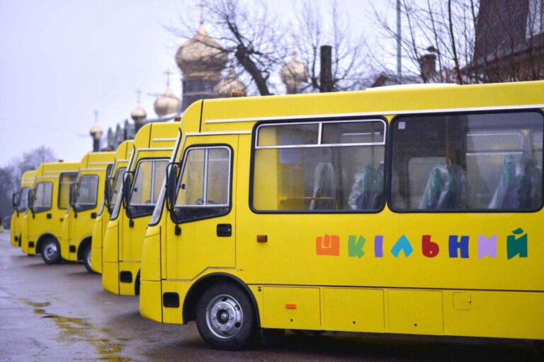 21 шкільний автобус у 2023 році придбали на Івано-Франківщині