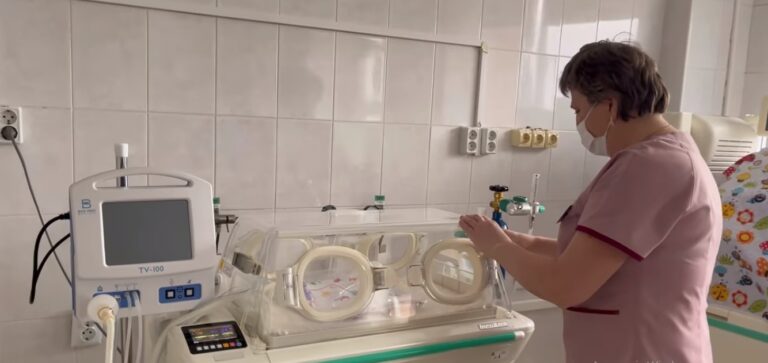 Рівненщина отримала від благодійників транспортний інкубатор для новонароджених