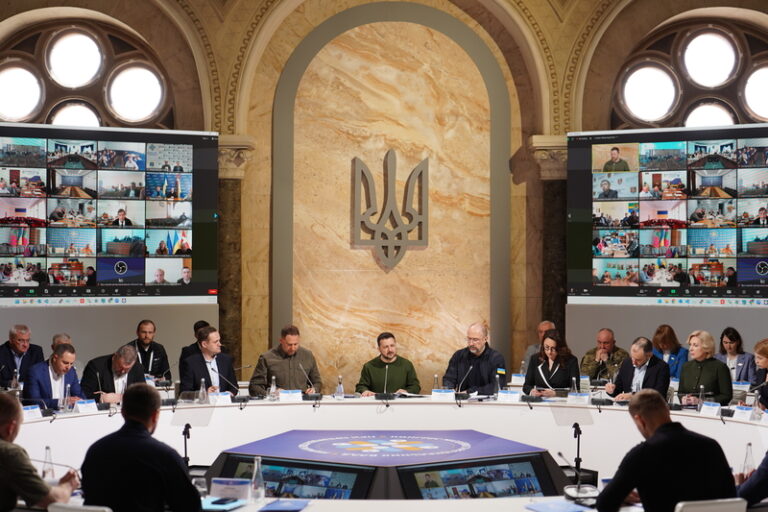Готуватись до зими вже зараз  і впроваджувати системні рішення: на Конгресі обговорили виклики для інфраструктури