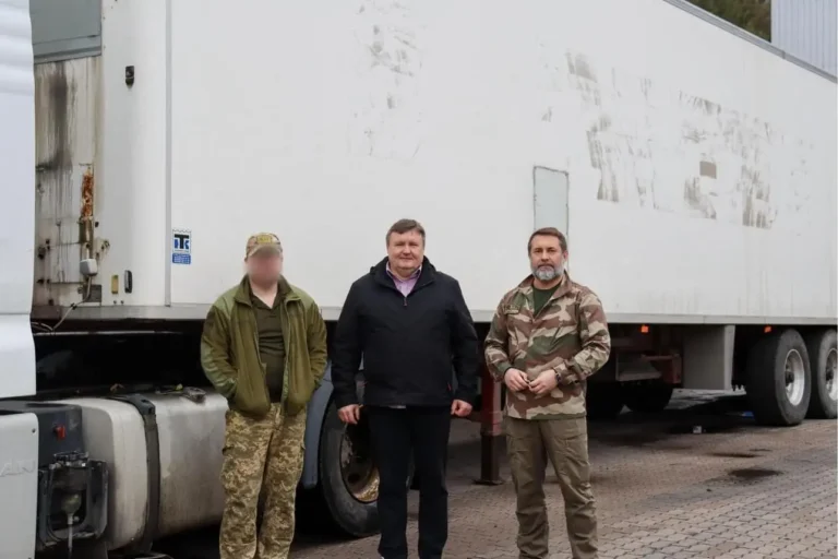 Громади Закарпаття виготовляють унікальні лазне-пральні комплекси для військових