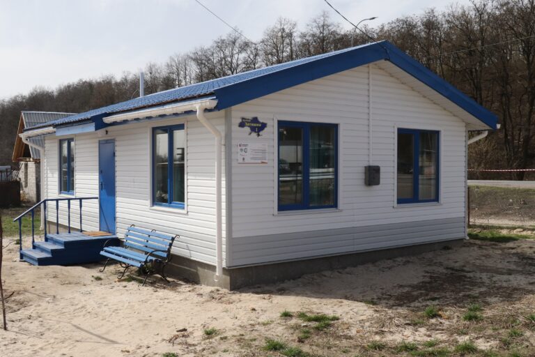 П’ять родин із найбільш зруйнованого села на Чернігівщині  отримали нове житло
