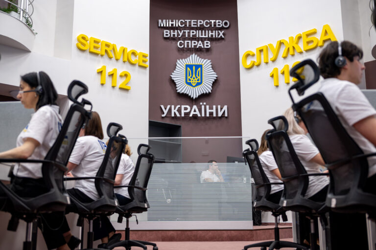 На Львівщині у Центрі швидкого реагування на злочини створили дитячу кризову кімнату та службУ «112»