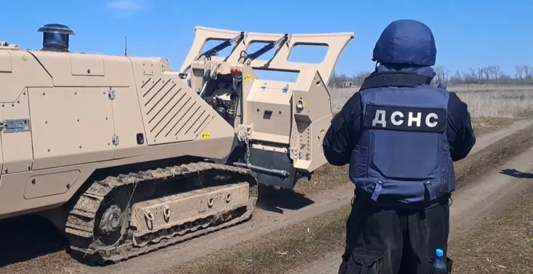 На Донеччині піротехніки розміновують сільськогосподарські угіддя