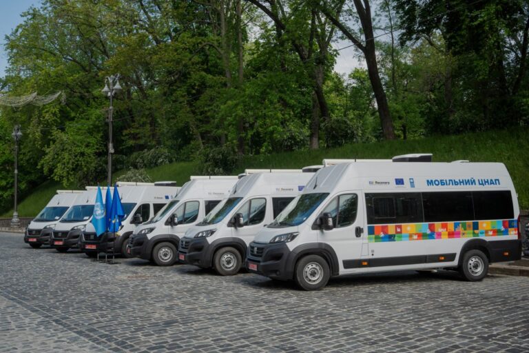 Пирятинська громада отримала мобільний ЦНАП від міжнародних партнерів 