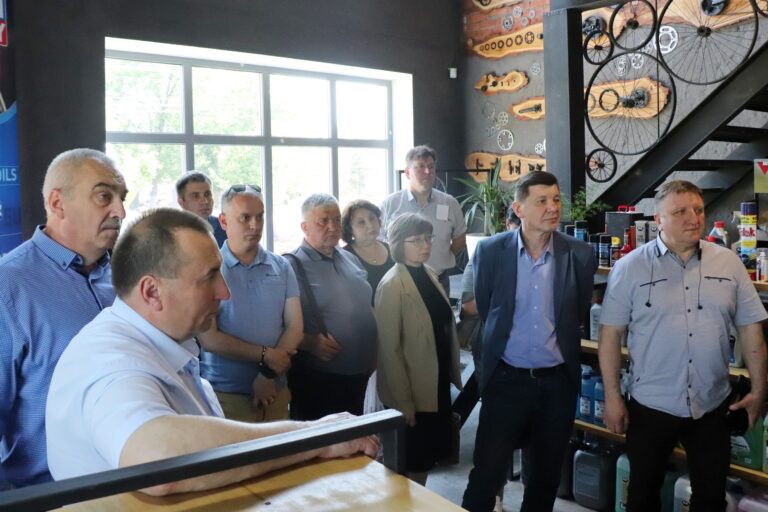 Учасники засідання Ради громад Чернігівщини в теорії і на практиці досліджували програми підтримки бізнесу