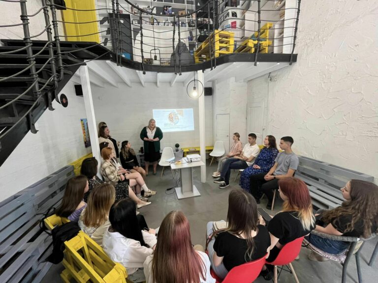 Молодь Житомирщини взяла участь у тренінгу «Школа подружнього життя»