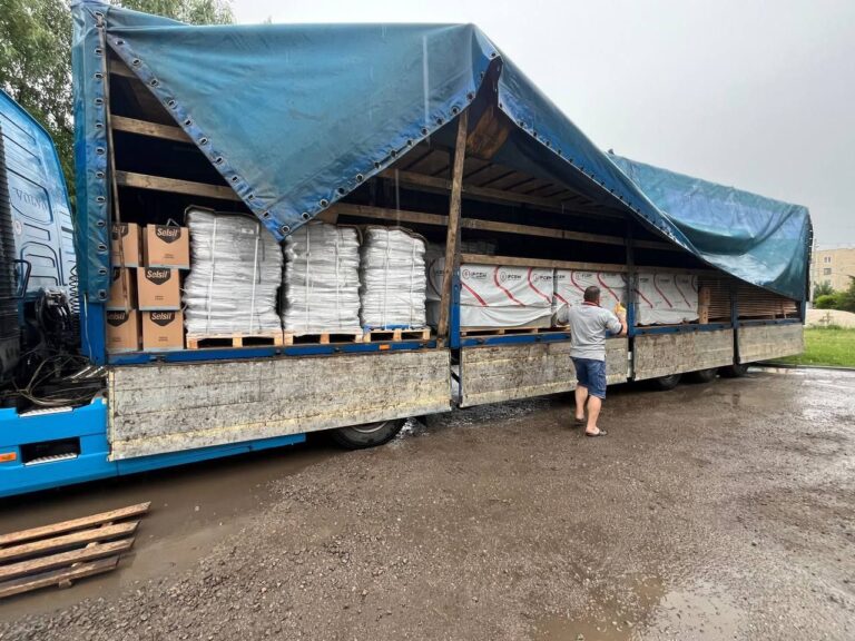 Нікопольщина отримала будматеріали для відновлення пошкоджених будинків