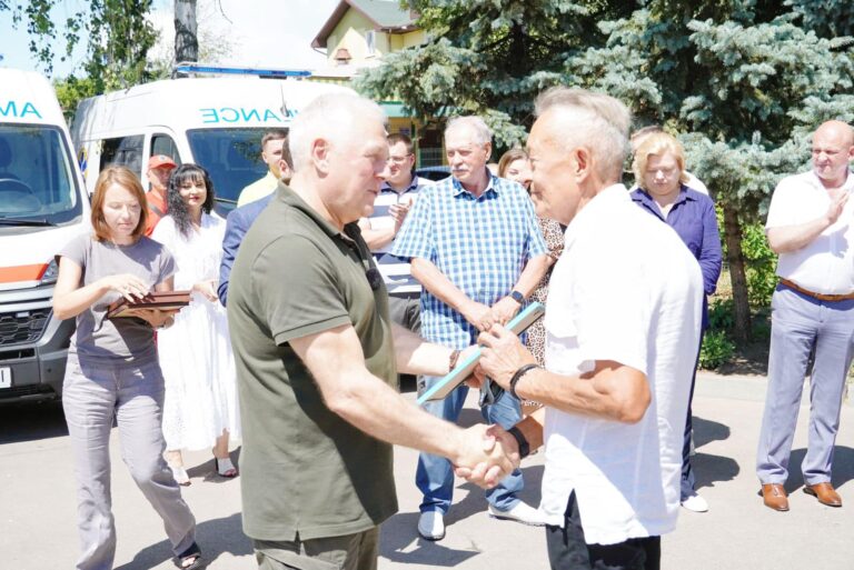 Вісім нових реанімобілів отримали заклади екстренки Сумщини