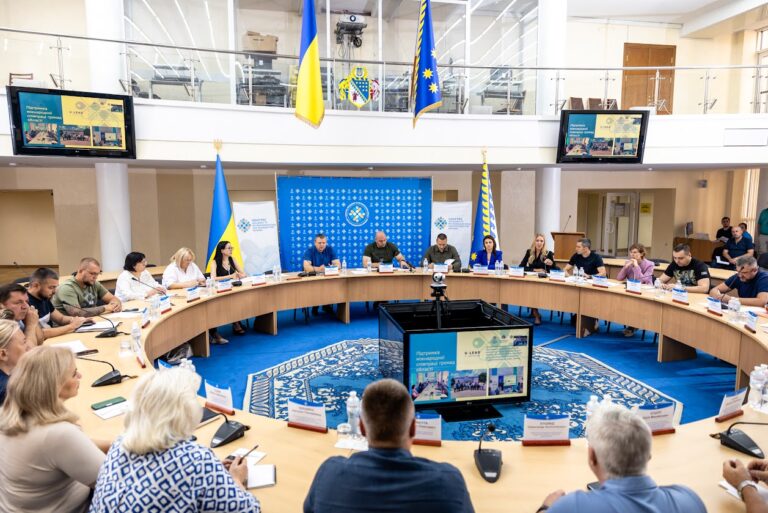 Водопостачання громад, ветеранська політика і міжнародна співпраця: на Дніпропетровщині відбулося обласне засідання Конгресу