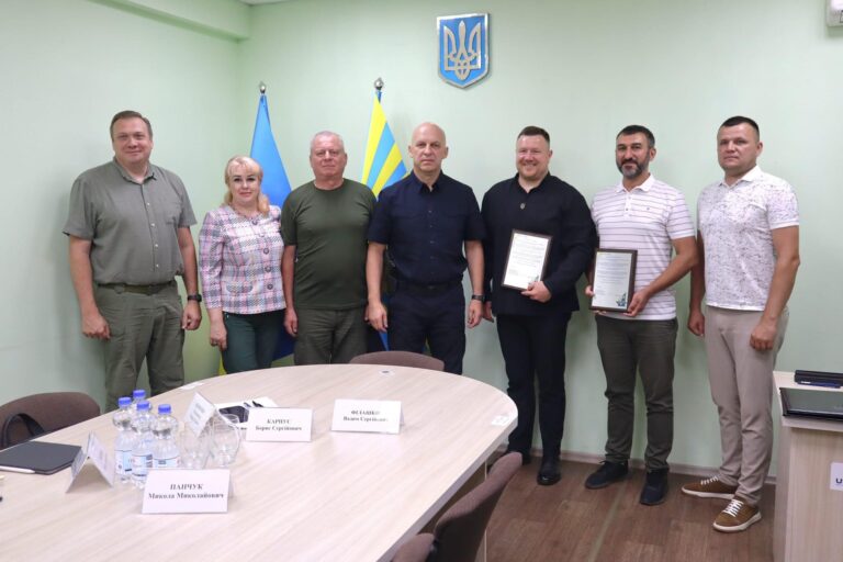 Донецька ОДА підписала меморандуми з громадами Волинської області та переміщеними освітніми закладами
