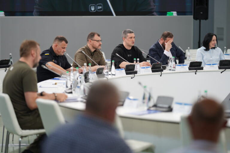Безпека навчальних закладів та офлайн-навчання: ключові тези тематичної панелі про підготовку до нового навчального року