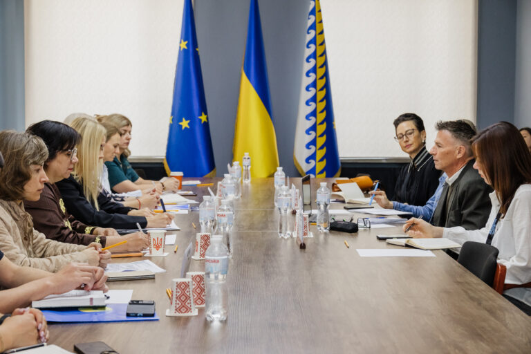 Міжнародні партнери допоможуть громадам Дніпропетровщини розробити план дій з виконання резолюції Радбезу ООН «Жінки. Мир. Безпека»