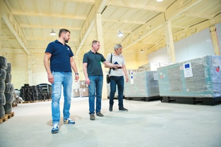 Деокуповані та постраждалі від війни громади Харківщини отримали генератори