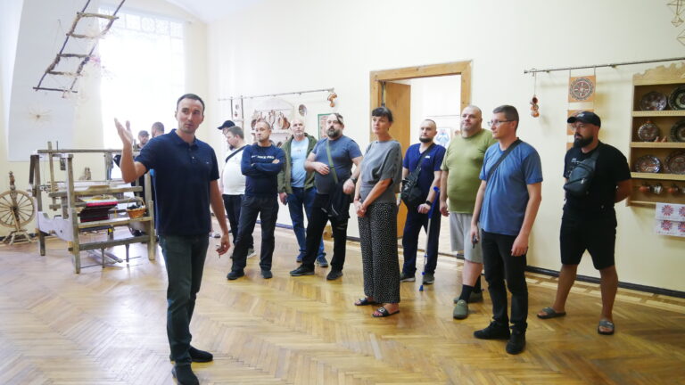 На Вінниччині для ветеранів організували культурно-пізнавальний тур визначними місцями