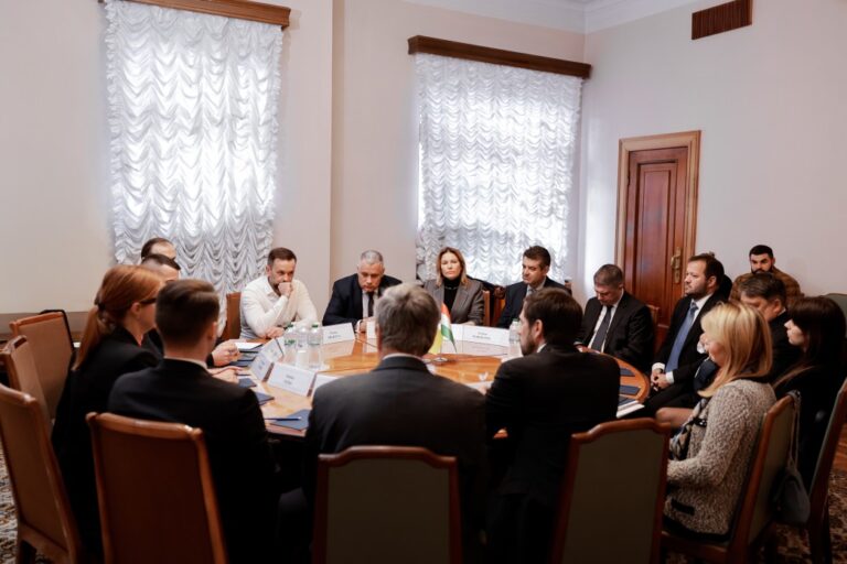 Співпраця на рівні регіонів та інфраструктурні проєкти: Україна й Угорщина обговорили зміцнення зв’язків