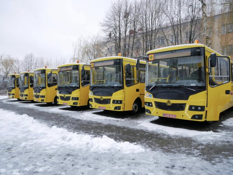 Парк шкільних автобусів на Вінничині розширився