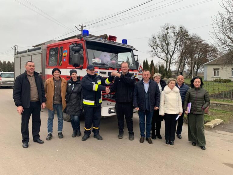 Привільненська громада отримала пожежний автомобіль та спорядження від партнерів із Фінляндії