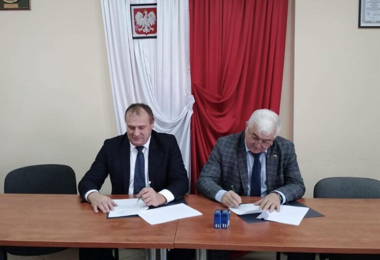 Клесівська громада підписала угоду про співпрацю з польською ґміною Папротня