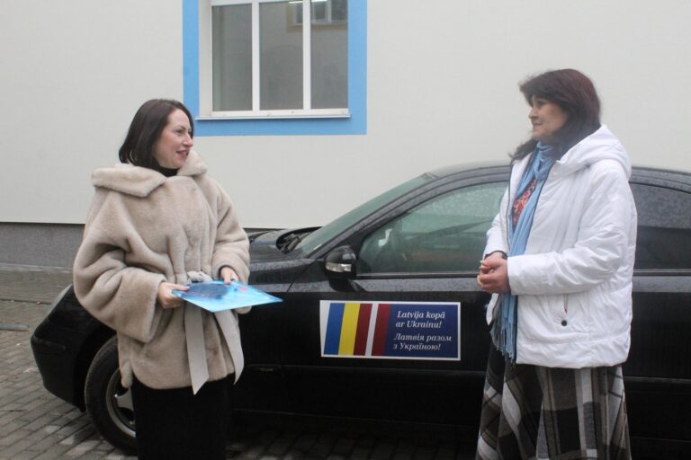 Три центри соціально-психологічної реабілітації дітей Чернігівської області отримали авто та гуманітарну допомогу від латвійських партнерів