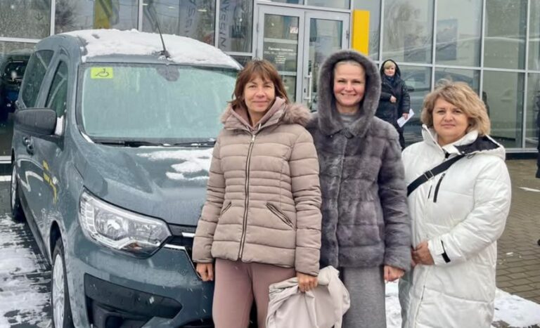 Семенівська громада отримала соціальний транспорт для людей з інвалідністю