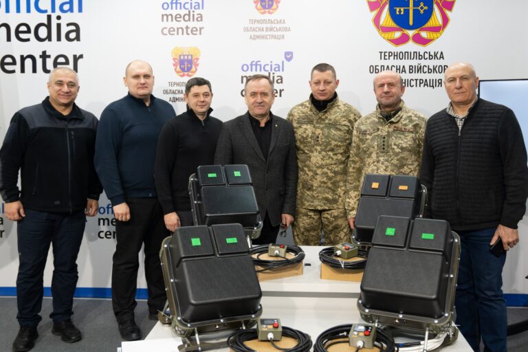 Захисники 105 бригади ТрО ЗСУ отримали РЕБи від Тернопільської ОВА