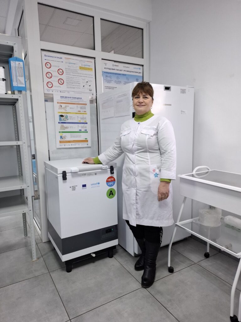 Релоковані з Рубіжного та Сіверськодонецька медичні заклади отримали спеціальне холодове обладнання для транспортування та зберігання вакцин