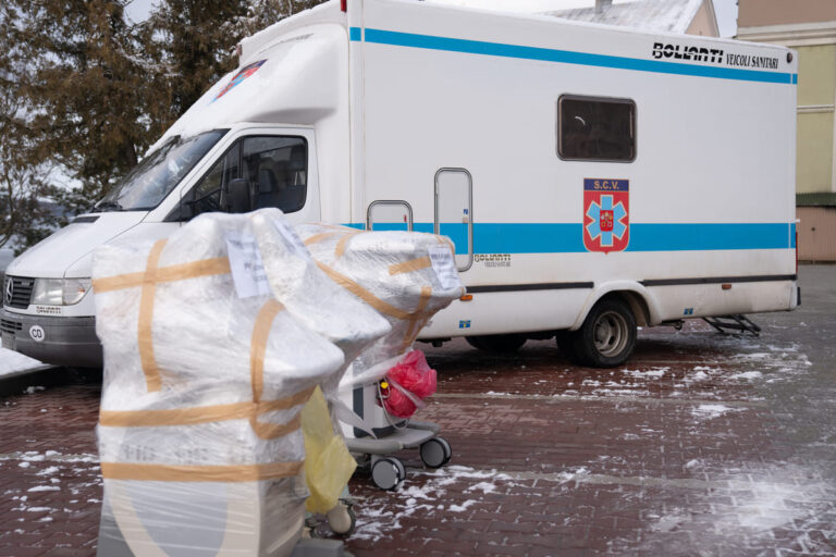 До Тернополя прибув реанімобіль від Папи Римського Франциска