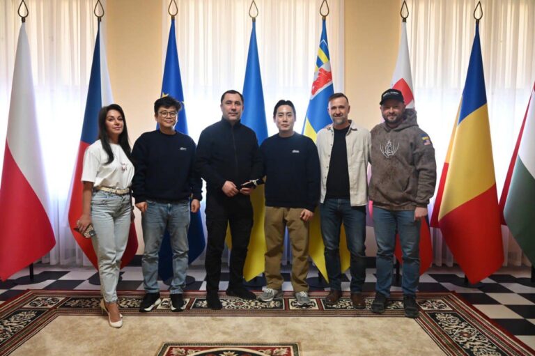У Закарпатській ОВА зустрілися з представниками благодійних фондів