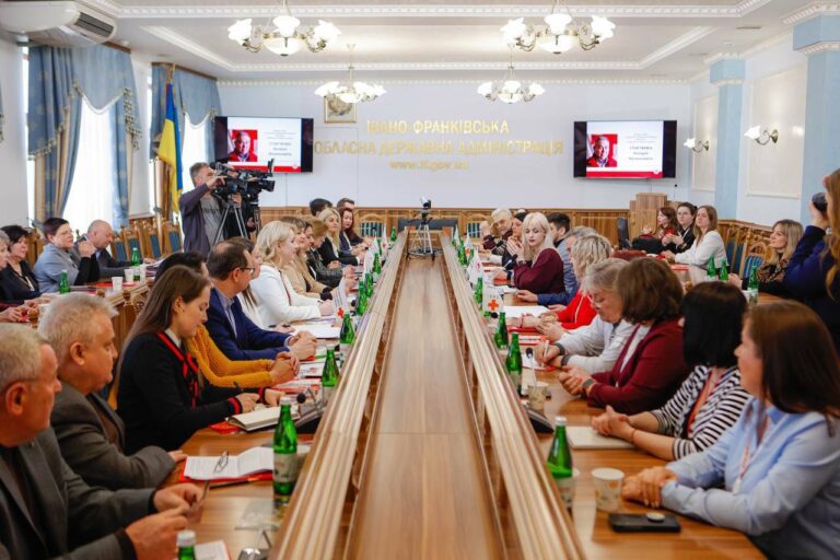 Засідання круглого столу провели в Івано-Франківській області щодо співпраці з Українським Червоним Хрестом