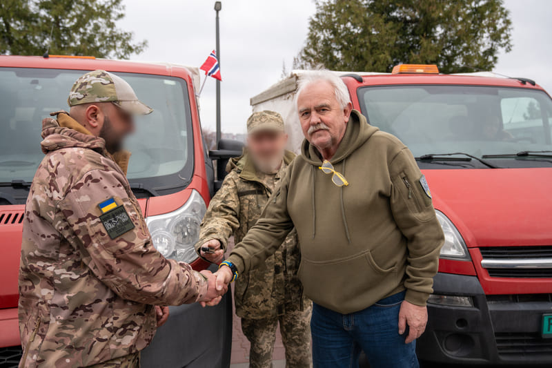 Тернопільські військові отримали автомобілі від королівства Норвегія