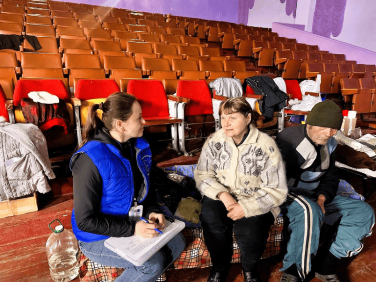 У Павлограді в транзитному центрі евакуйованим мешканцям Донеччини допомагають психологи
