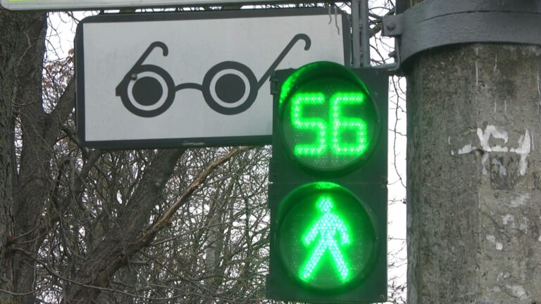 У Житомирі впроваджують світлофори зі звуковими сповіщувачами