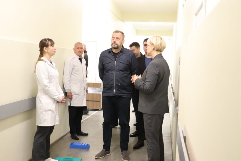 Реабілітація без бар’єрів: як відновлюються пацієнти в оновленому відділенні Чернігівської ЦРЛ