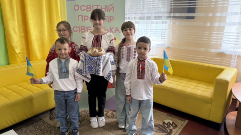 Вишиванка єднає серця: свято родини у хабі Сіверської громади
