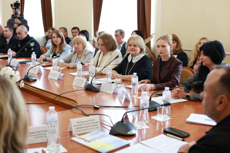 На Хмельниччині відбулося засідання Координаційної ради з реалізації Стратегії забезпечення права дитини на зростання в сімейному оточенні