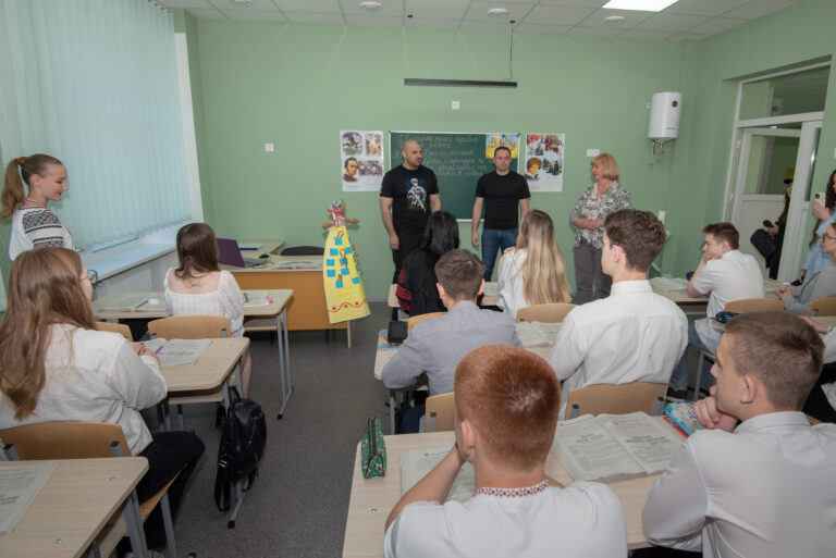 У Кам’янському відкрили оновлений корпус одного з ліцеїв