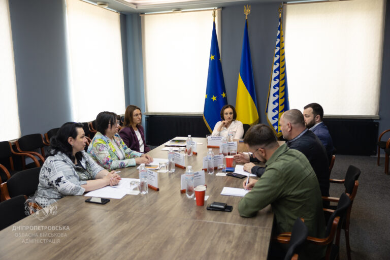 Державна підтримка та якісні сервіси для мешканців: з візитом на Дніпропетровщині міністерка соціальної політики України