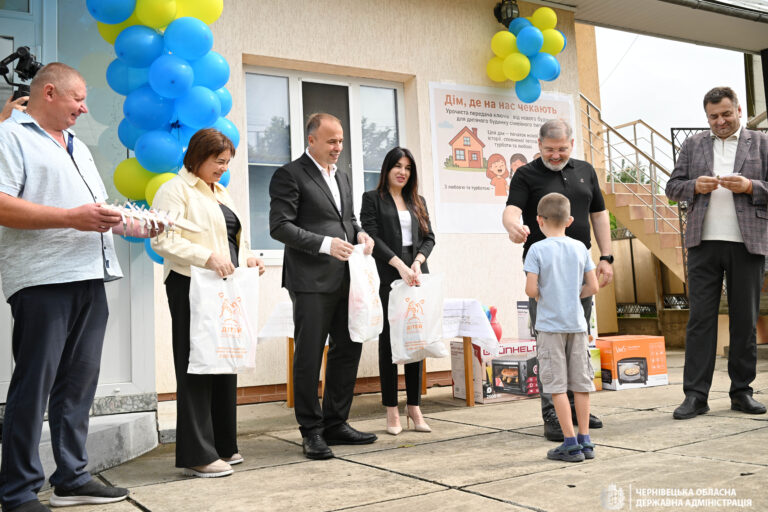 На Буковині ще одна велика родина отримала затишну оселю