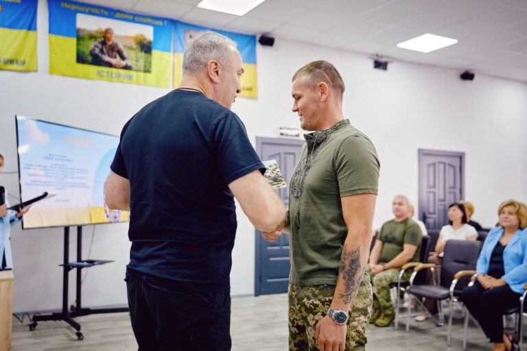 Політика Героїв: на Черкащині родини захисників отримали сертифікати на житло