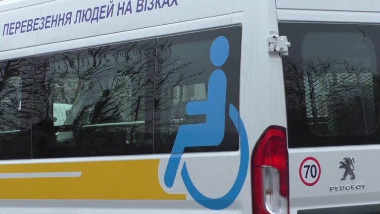 Понад 19 тисяч кілометрів заради людей: у Широківській громаді Запорізької області працює соціальне таксі