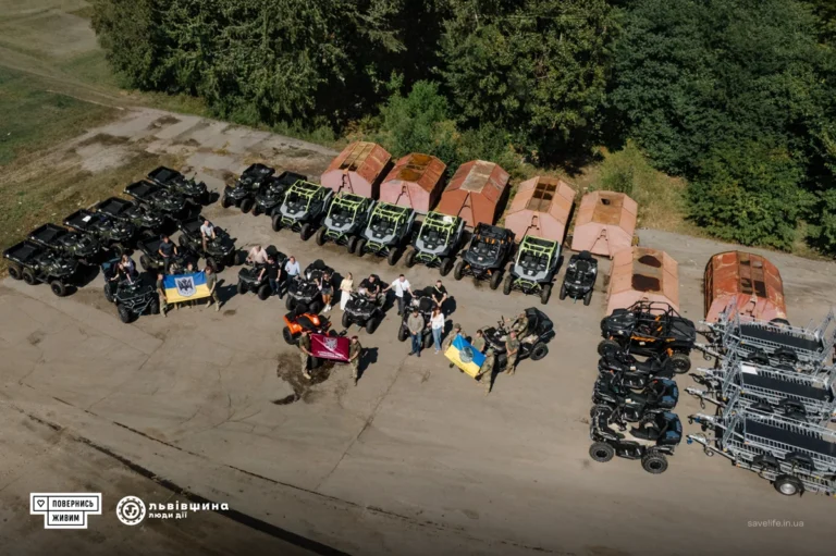 Фонд «Повернись живим» та Львівська ОВА передали військовим автівок на понад 24 мільйони