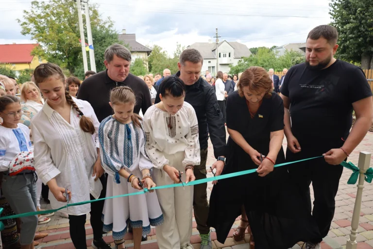 У Бірках відкрили перший на Львівщині малий груповий будинок