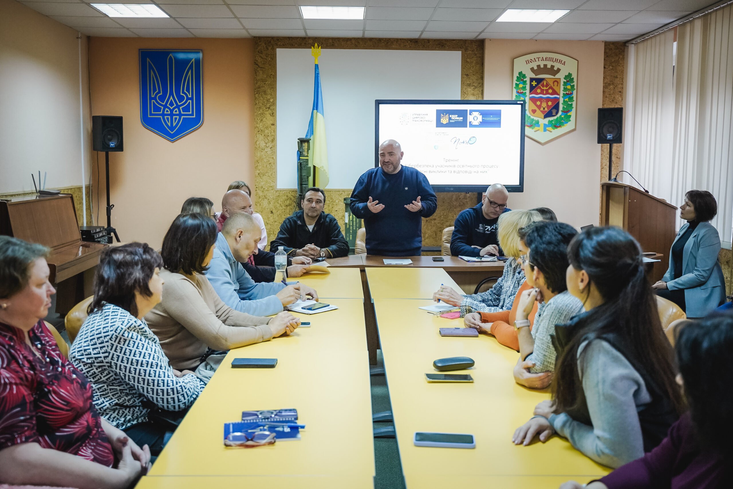 У межах місяця кібербезпеки провели тренінг для освітян Полтавщини