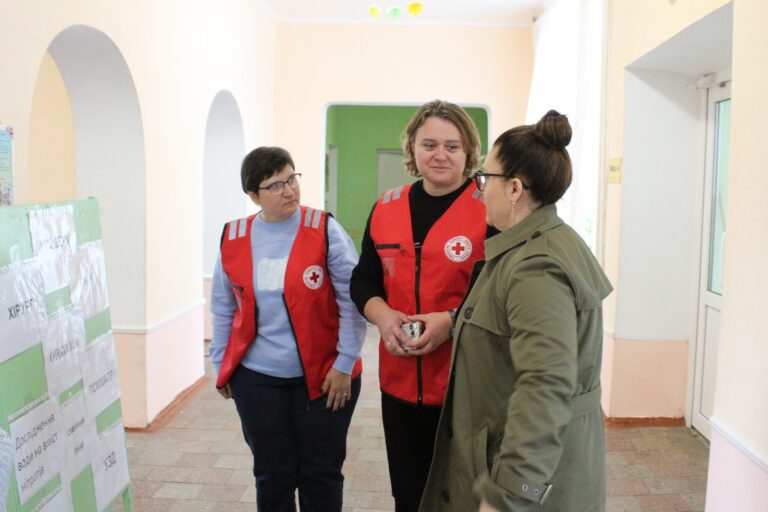 Вкрай потрібна ініціатива: жителі віддалених сіл отримують допомогу від мобільних бригад лікарів