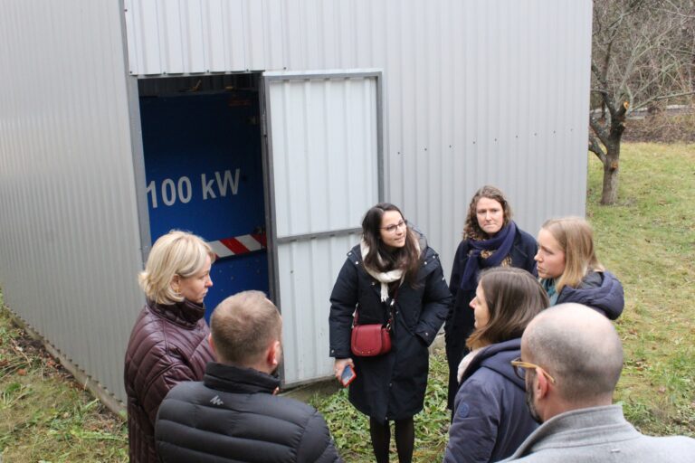 Французькі партнери передали потужний генератор Чернігівській ЦРЛ