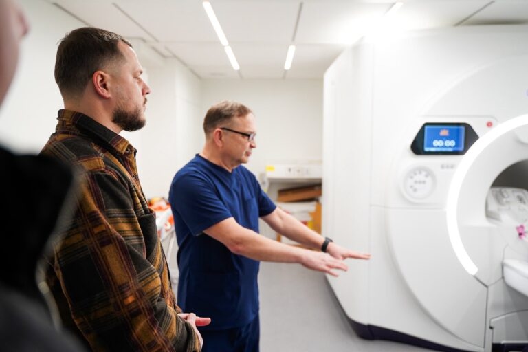 У Київській обласній клінічній лікарні починають працювати сучасні МРТ-томограф та ангіографічна система