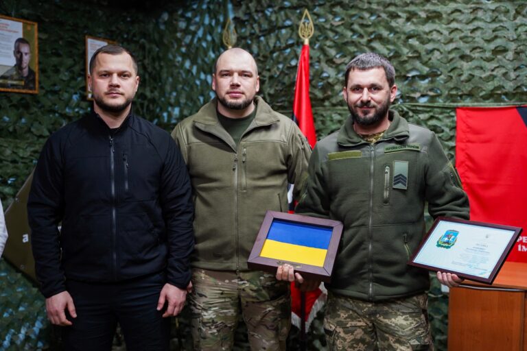 Київщина передала понад тисячу FPV-дронів та п’ять квадроциклів 72-й ОМБр ім. Чорних Запорожців